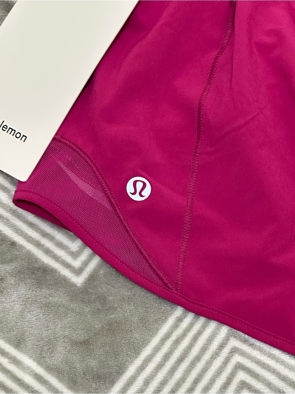 Lululemon Hotty Hot High-Rise Lined Short 2.5" - Picture 6 of 6